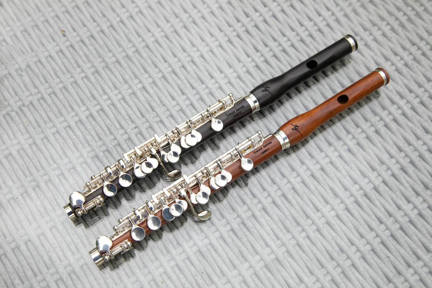 Guidelines for Selecting Between Wood Flutes and Metal Piccolos for Performances
