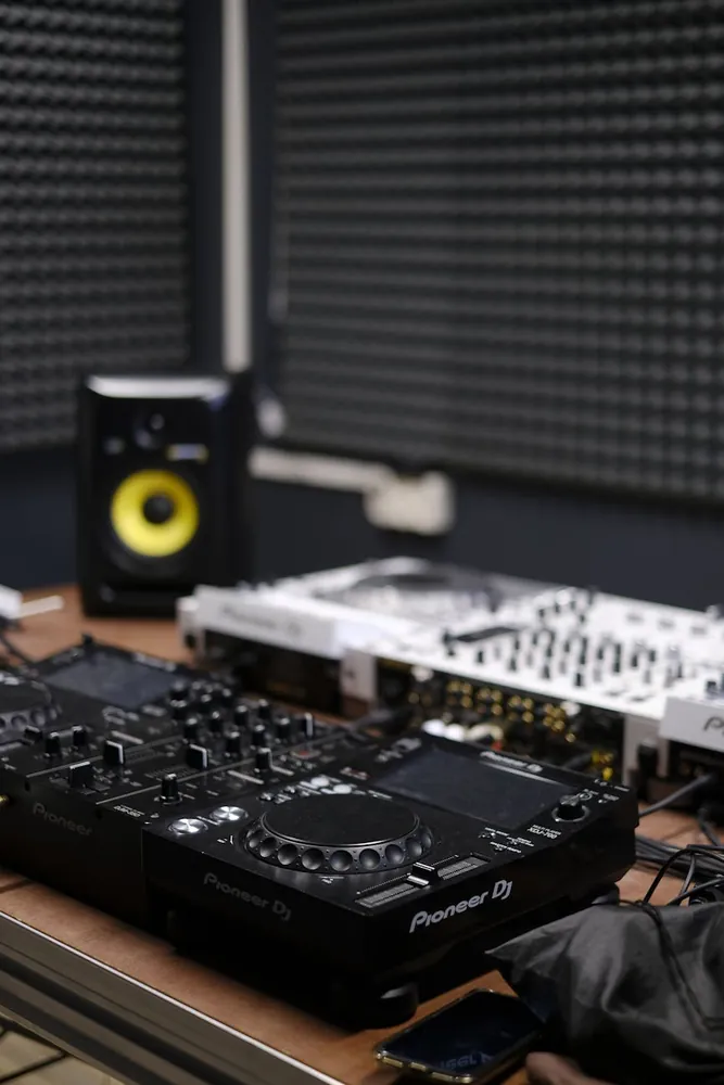 Your Guide to Assembling a Budget Music Studio with Limited Resources